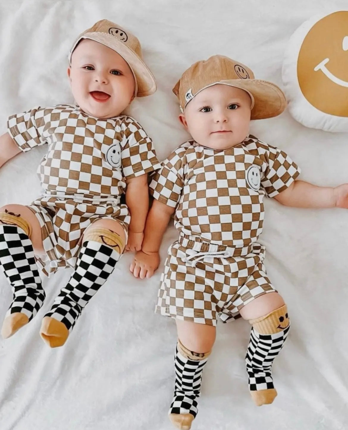 Checkered Smiley Taupe Set