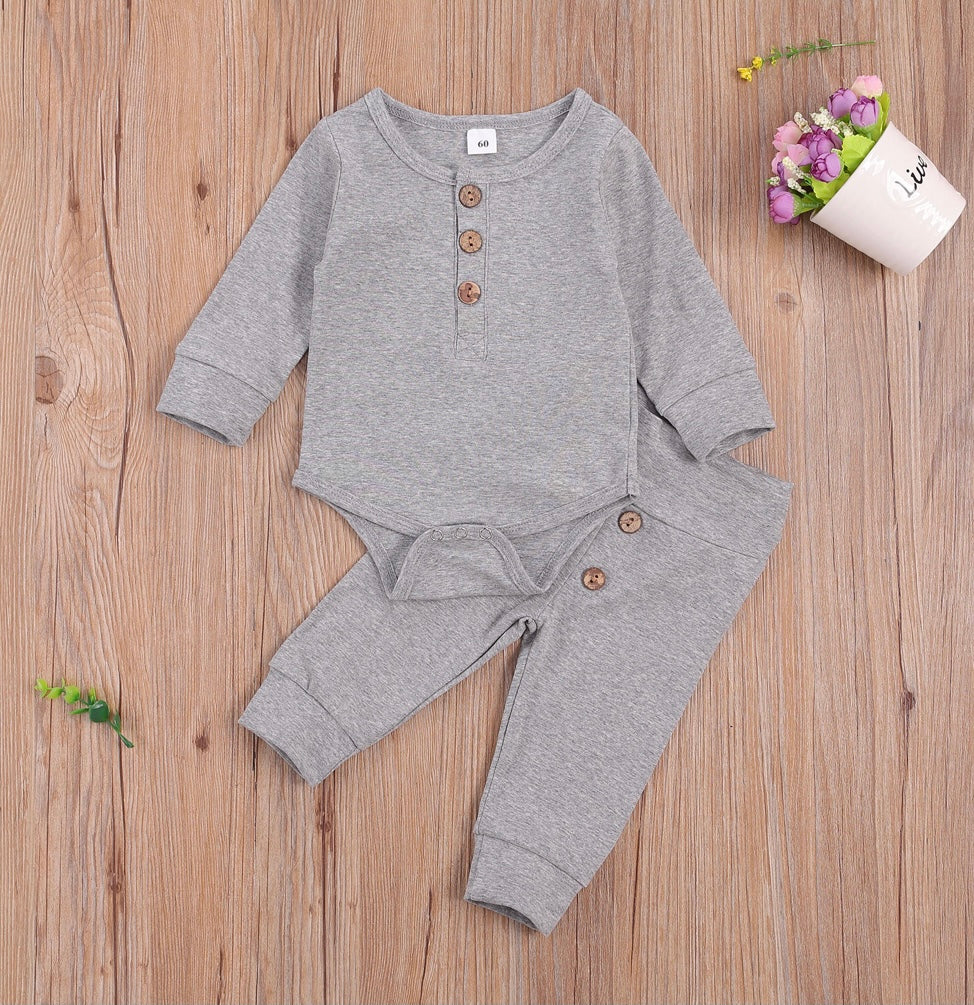 Baby Boy 2-piece Grey Long Sleeve Button Bodysuit with Matching Bottoms